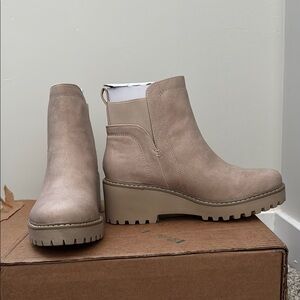 Women's Tan Ankle Boots